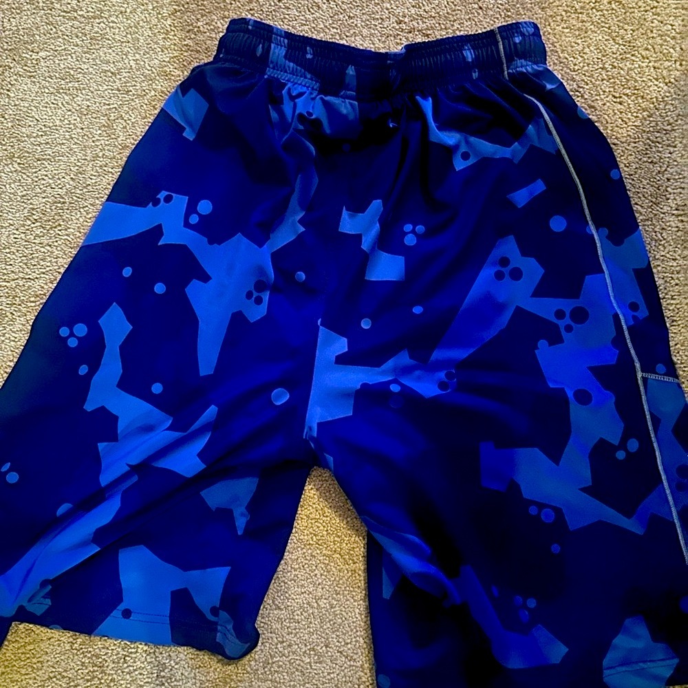 Under Armour Men’s Blue Camouflage Athletic Shorts Size M